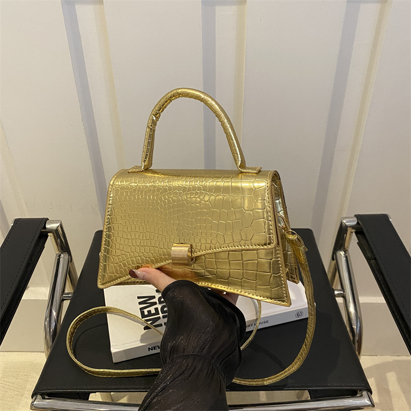 Bolso de axila retro simple 2024 invierno nuevo bolso cuadrado pequeño de moda patrón de cocodrilo bolso pequeño de un solo hombro de moda occidental