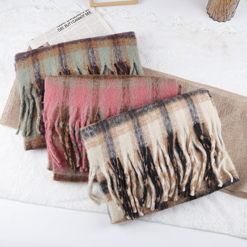 Bellissimo schema di colori ~ Sciarpa artistica in finto cashmere verde per studentesse, sciarpa calda in mohair spesso, scialle lungo_voghion.com