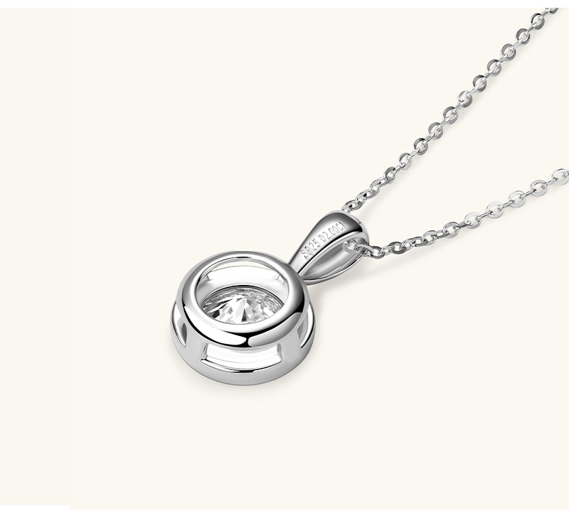 40g Weight 925 Sterling Silver Pendant Material 925 Sterling Silver Moissanite Inlay Solid Color Pendant Necklace