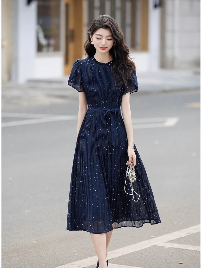 Đầm suông midi chấm bi xanh dây thắt eo — màu xanh