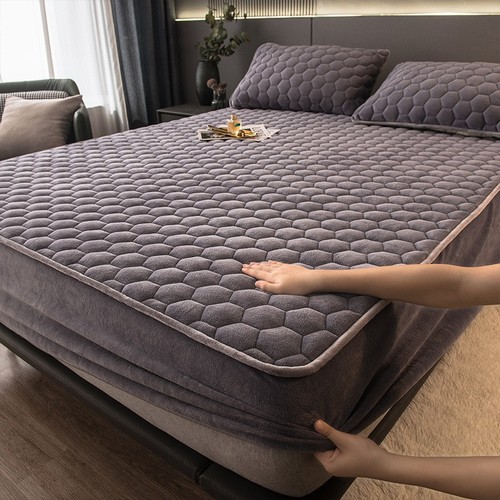 Padded thickened Class A milk velvet bed sheet, autumn and winter warm bed cover, non-slip bed cover, Simmons mattress cover, fully surrounded