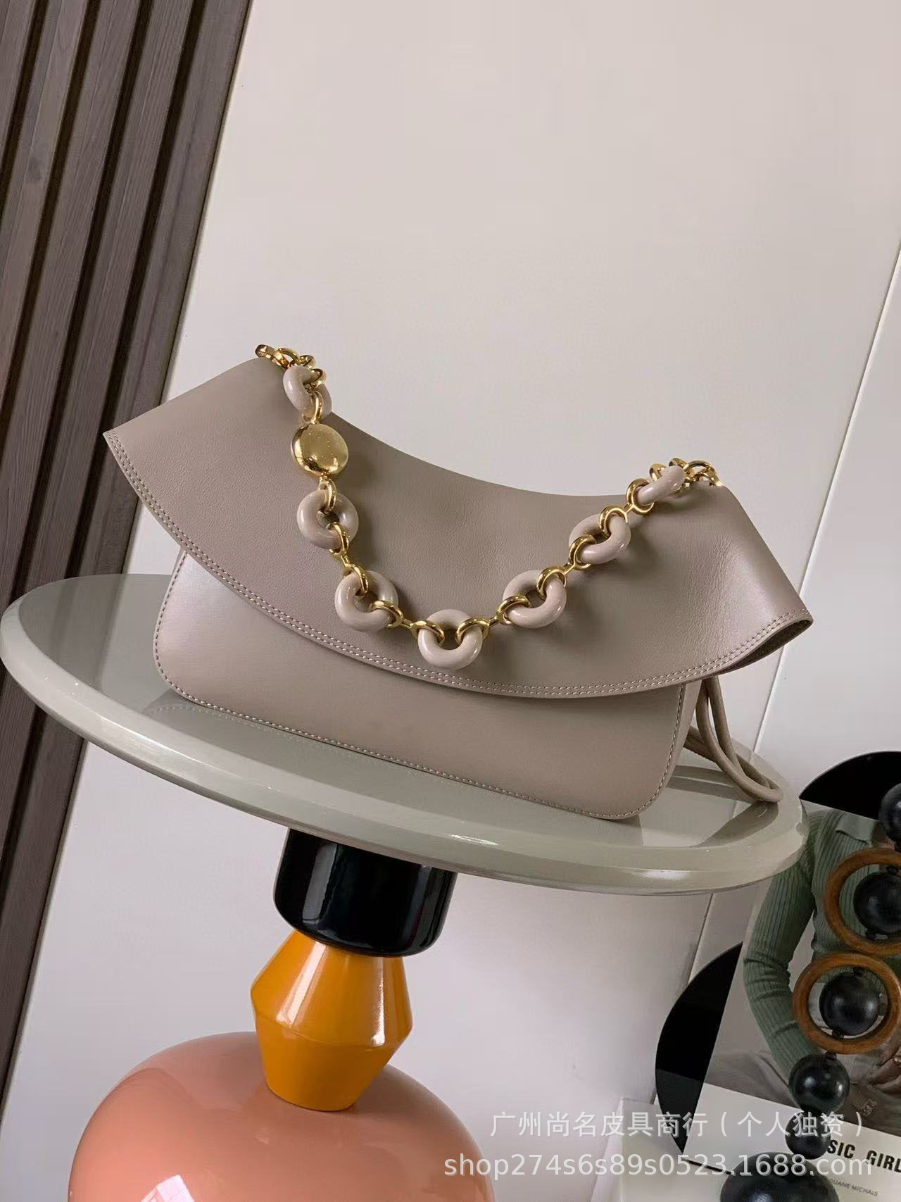 新款罗家真皮牛皮翻盖链条海浪包法式小众轻奢高质感单肩手提女包 - Thumbnail 8