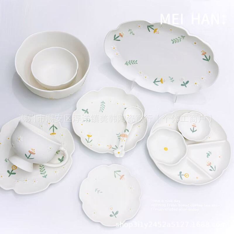 Ins-Style High-Value Ceramic Tableware with a Premium Matte Finish for Home Use, Including Rice Bowls, Plates, Dishes, and Bone China Plates Set