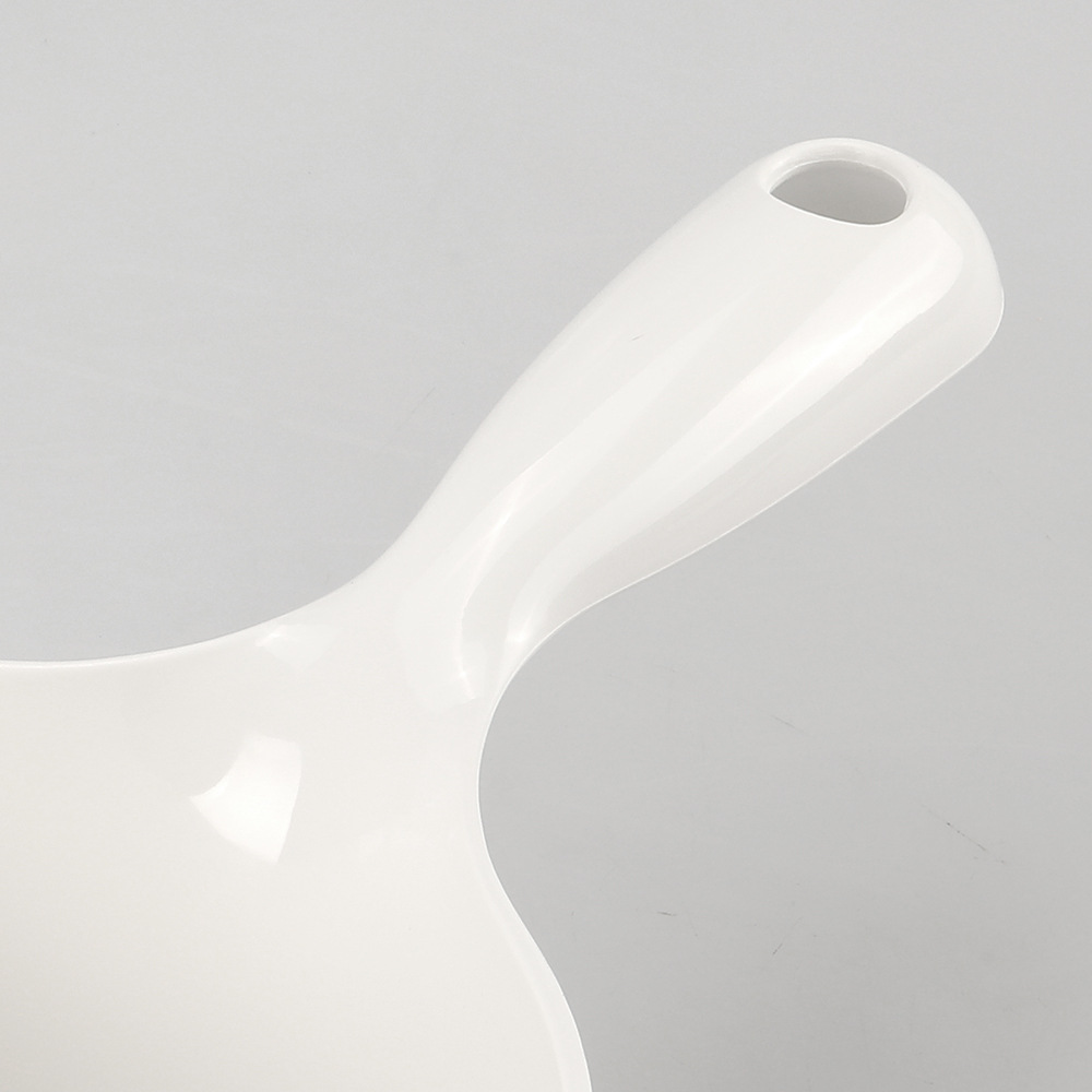 Color sólido hogar cocina agua cucharón espesado plástico mango largo champú creativo baño Agua cuchara plástico PP agua cuchara montado en la pared