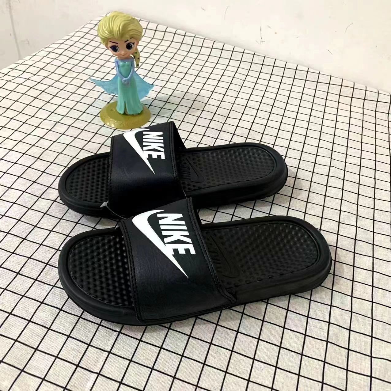 Nuevo gancho deportivo verano barroco pareja aj pantuflas hombres y mujeres playa antideslizante