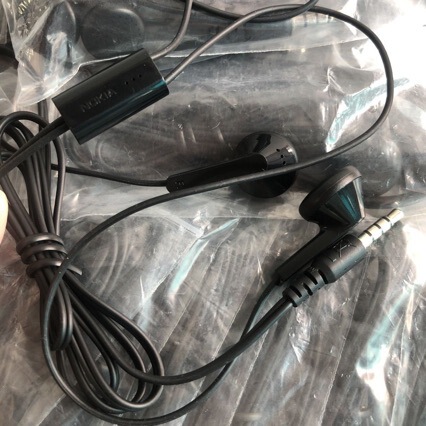 Suitable for Nokia Wh-108 Hs-125 E63 Earbud-Style Headphones with Microphone, Large 3.5mm Plug, Old Model Flat-Head Suitable for Nokia Wh-108 Hs-125 E63 Earbud-Style Headphones with Microphone, Large 3.5mm Plug, Old Model Flat-Head