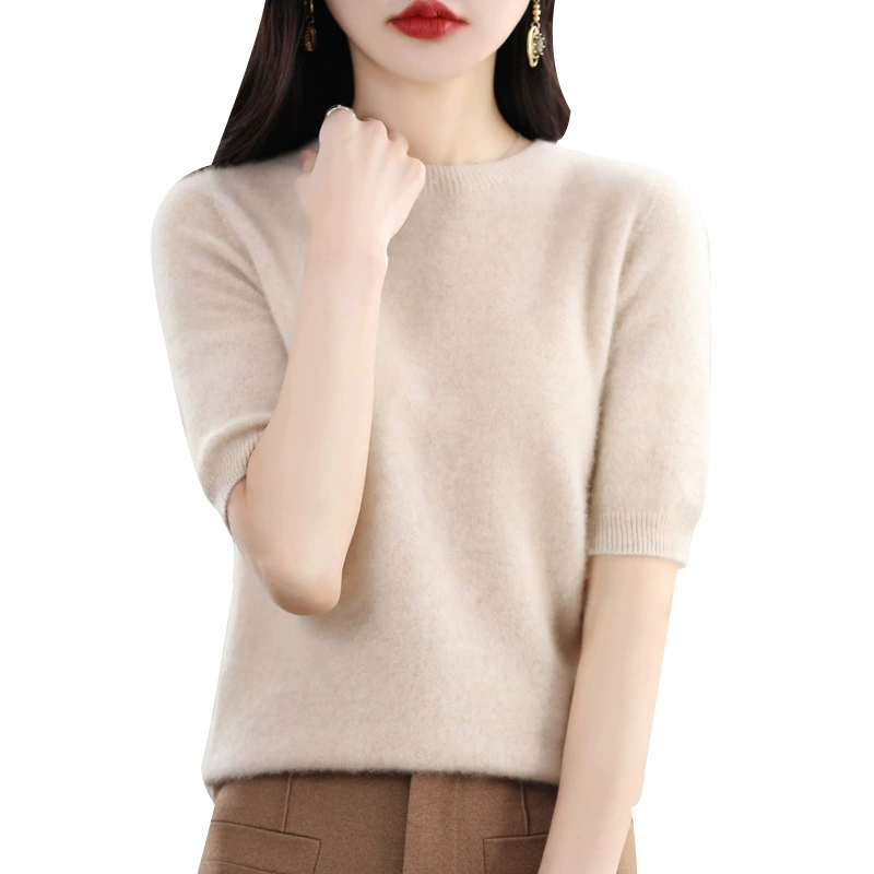 Woolen thin knitted sweater with a round collar, with short sleeve