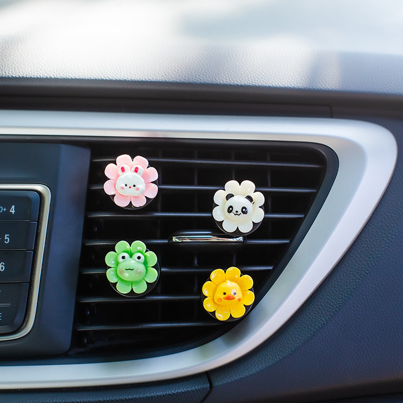 Perfume de coche, aromaterapia, lindo conejito, colgante de salida de aire acondicionado de coche, decoración de coche femenina de celebridades netas