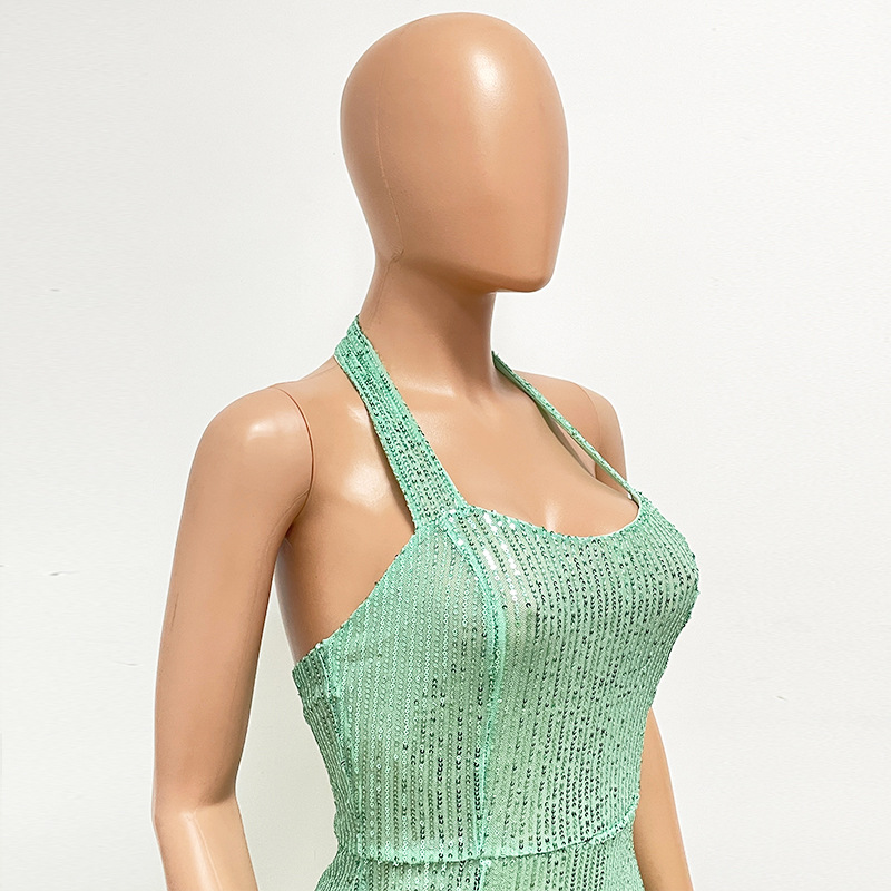 Cocktailjurk voor dames met split pailletten en halterstijl_voghion.com