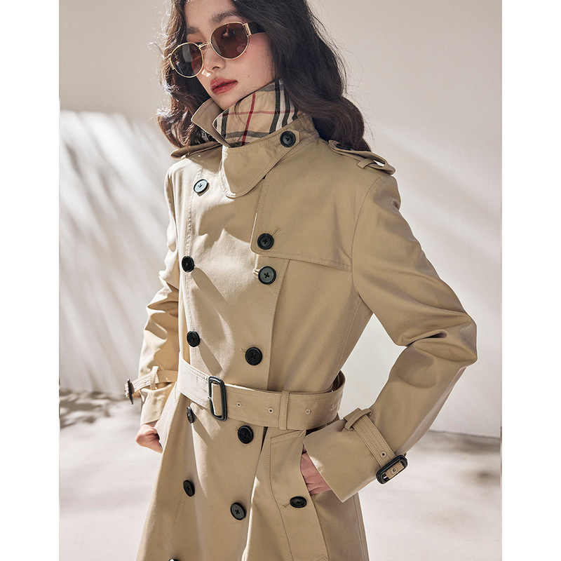 [Shengdu] 26 Spring New Style Popular Windbreaker Jacket for Women with Plaid Stitching and Khaki British Style Casual Mid-Length Style