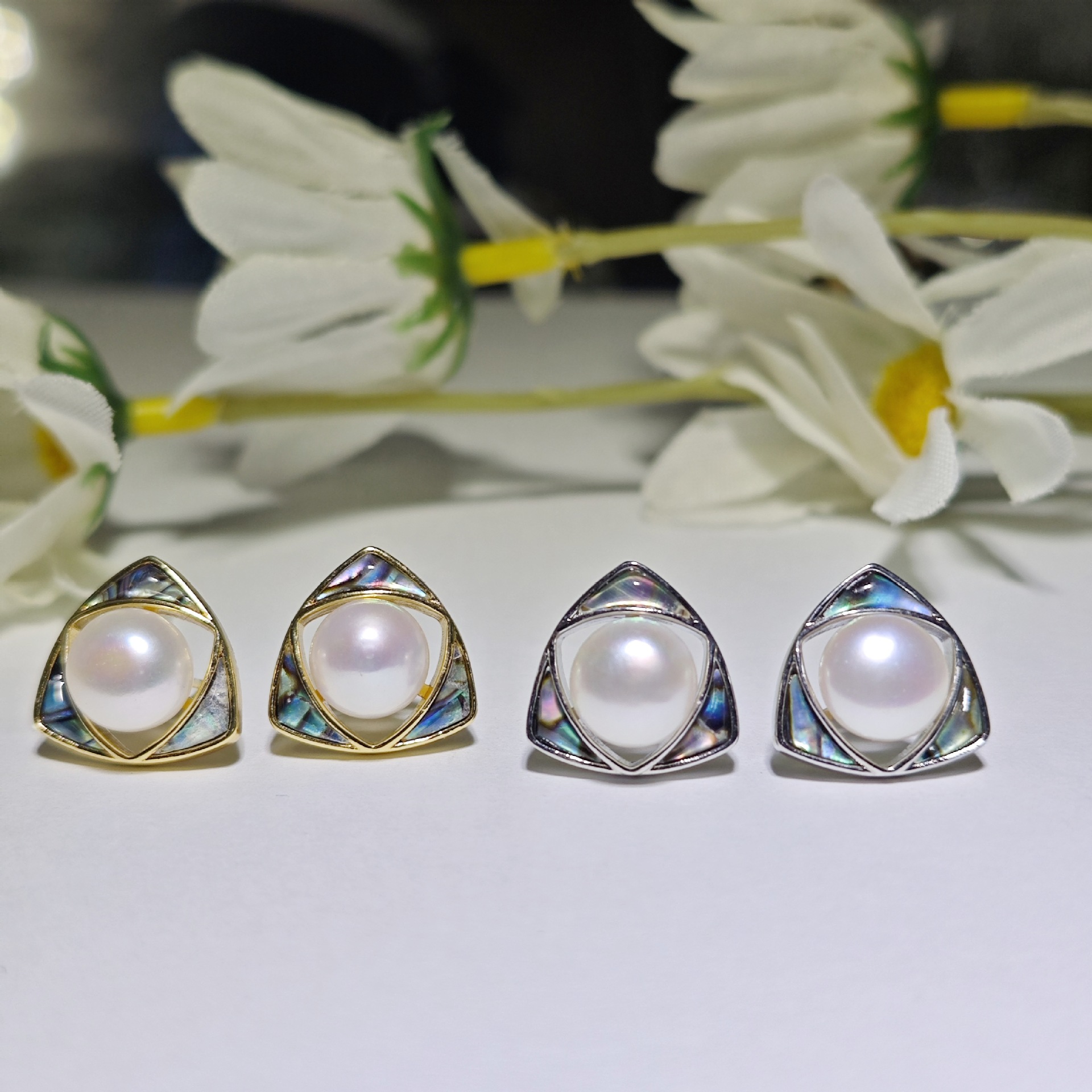 삼각형 전복 흰 진주