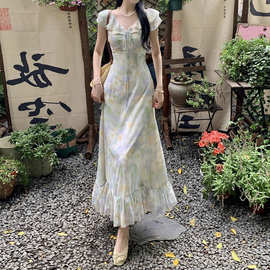 法式茶歇V领碎花雪纺连衣裙女夏季气质高级感度假风荷叶边长裙子