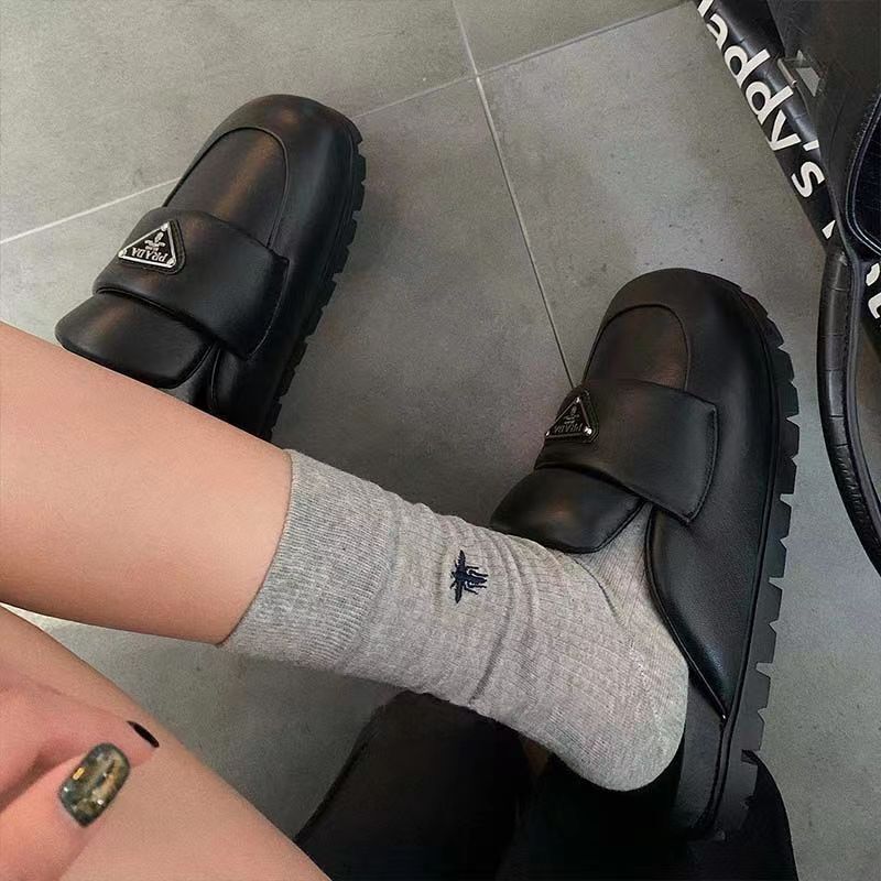 miu style bee socks women's spring and summer thin mid-calf cotton socks French preppy style white long pile socks