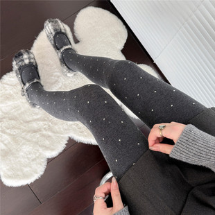 �ﶬ��Ʒ�Ӻ�ӽq���c�Ứ����m��ɫ΢���@�����Bѝ�m��ֱ�Ǹ�Ů