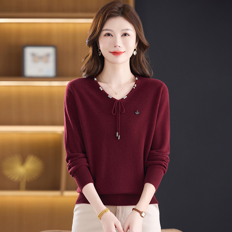 时尚v领秋冬新款羊毛针织羊毛衫中年妈妈长袖宽松百搭打底衫女，女装针织衫/毛衣，妃慕昵服饰