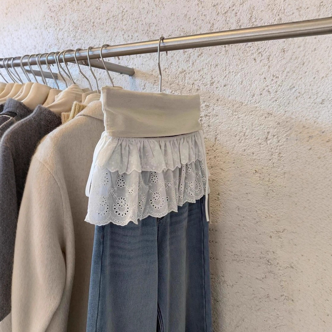 New White Fashionable Embroidered Lace Hollow-Out Skirt, French-Style Spring Lace Short Skirt, Ballet-Style Short Skirt