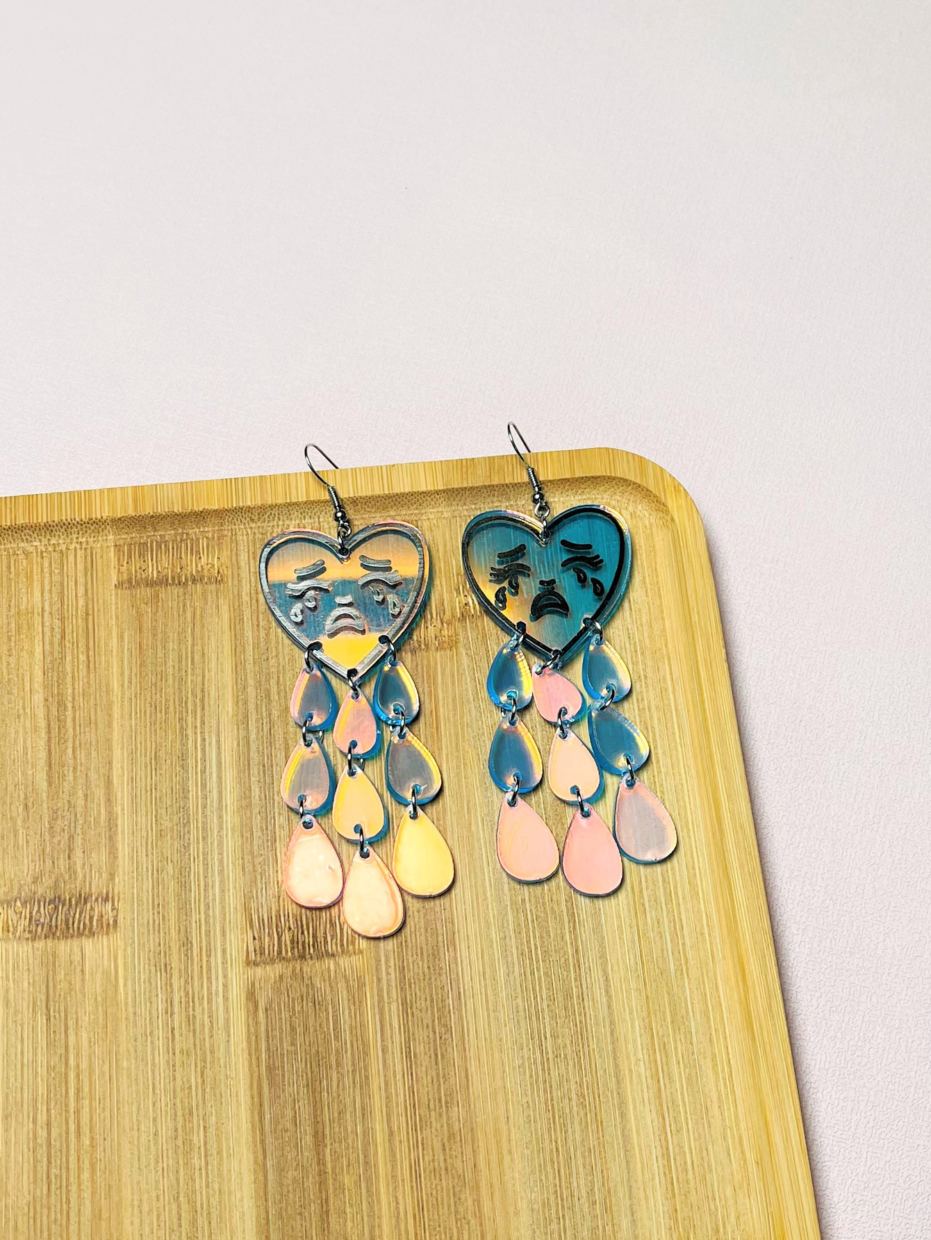 1 Par Retro Estilo Clásico Gotitas De Agua Forma De Corazón Arílico Pendientes De Gota display picture 3