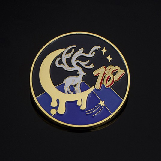Todos los tipos de especificaciones de placa de placa de estaño broche logotipo personalizado cartón de dibujos animados doble barra de flash image 4