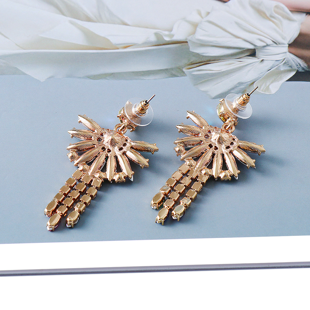 New Geometric Flower Hollow Diamond Earrings Tassel Earrings Ear Jewelry display picture 6