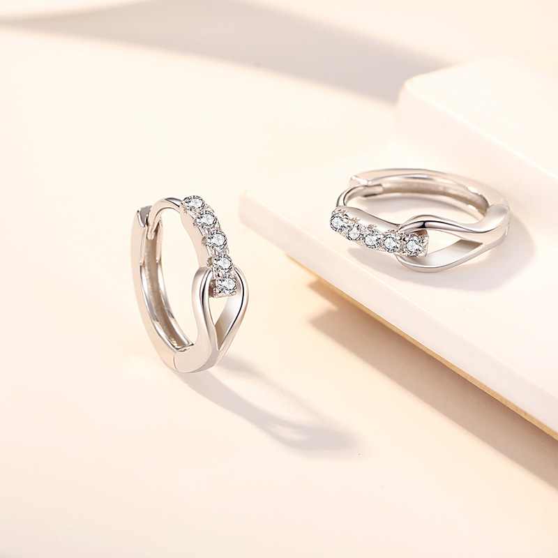 Luz de lujo círculo geométrico elegante pendientes de plata esterlina S925 pendientes redondos incrustados en diamantes de moda todo partido nicho sentido del diseño