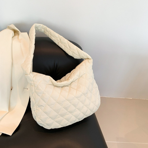 Down jacket bag women's bag  new simple solid color tote bag spring rhombus large capacity casual shoulder bag