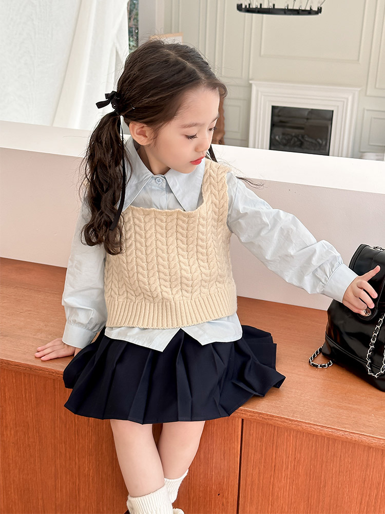 [Spot] Falda de media longitud para niñas Otoño 2025 Traje Falda plisada Falda corta para niños Jk Pantalones cortos estilo universitario