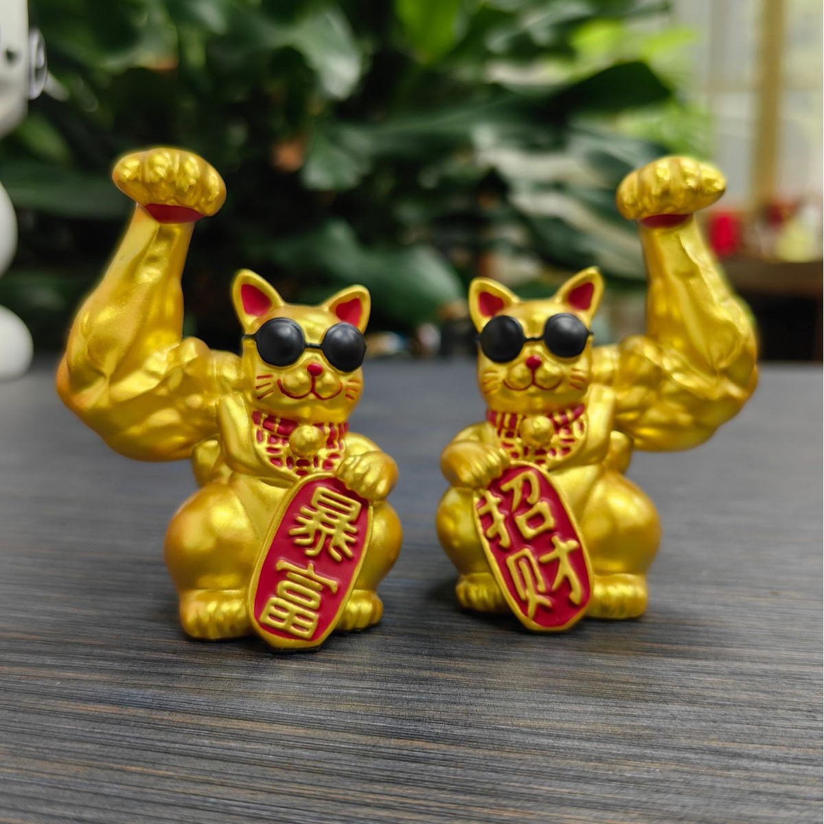 Apertura decoración gran fortuna gato Kirin brazo fortuna gato músculo brazo explosión rico gato tienda regalo de escritorio