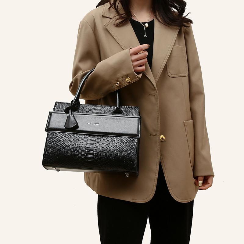 High-Texture Women's Evening Handbag 2026 - Minimalist Versatile Shoulder & Crossbody Bag, Classic Underarm Tote For Commuting - Thumbnail 7