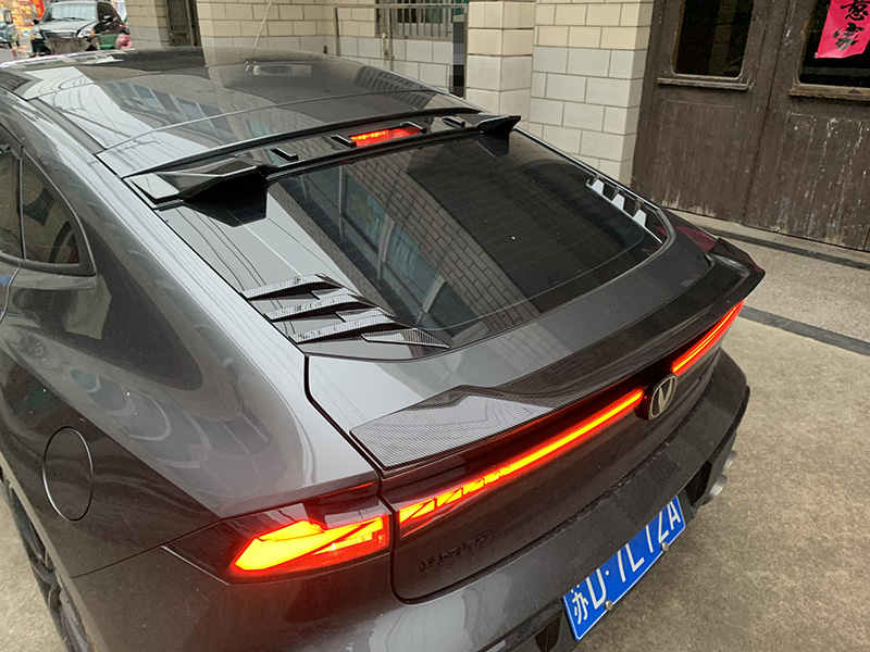 Suitable for Changan univ Blade Rear Wing univ Modified Top Wing Special Trunk Small Pressure Tail Sports Fixed Wind Wing