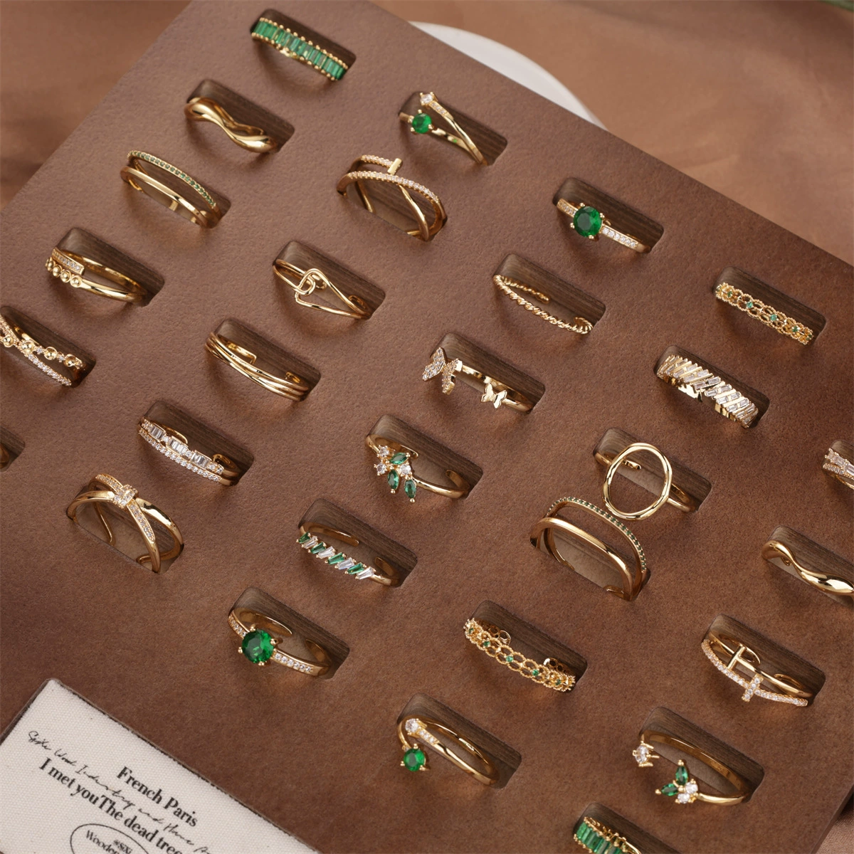 Дикий изумрудный циркон золотое кольцо