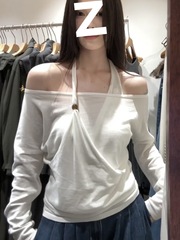 法式一字肩露肩纯欲风T恤女早秋交叉别致挂脖打底衫气质小众上衣