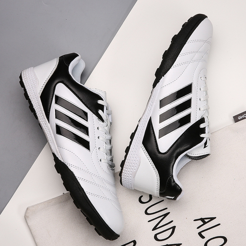 Cross-Border New Low-Top Soccer Shoes with Studs for Youth and Students, Sports Training Shoes for Boys and Girls, Children's Soccer Shoes