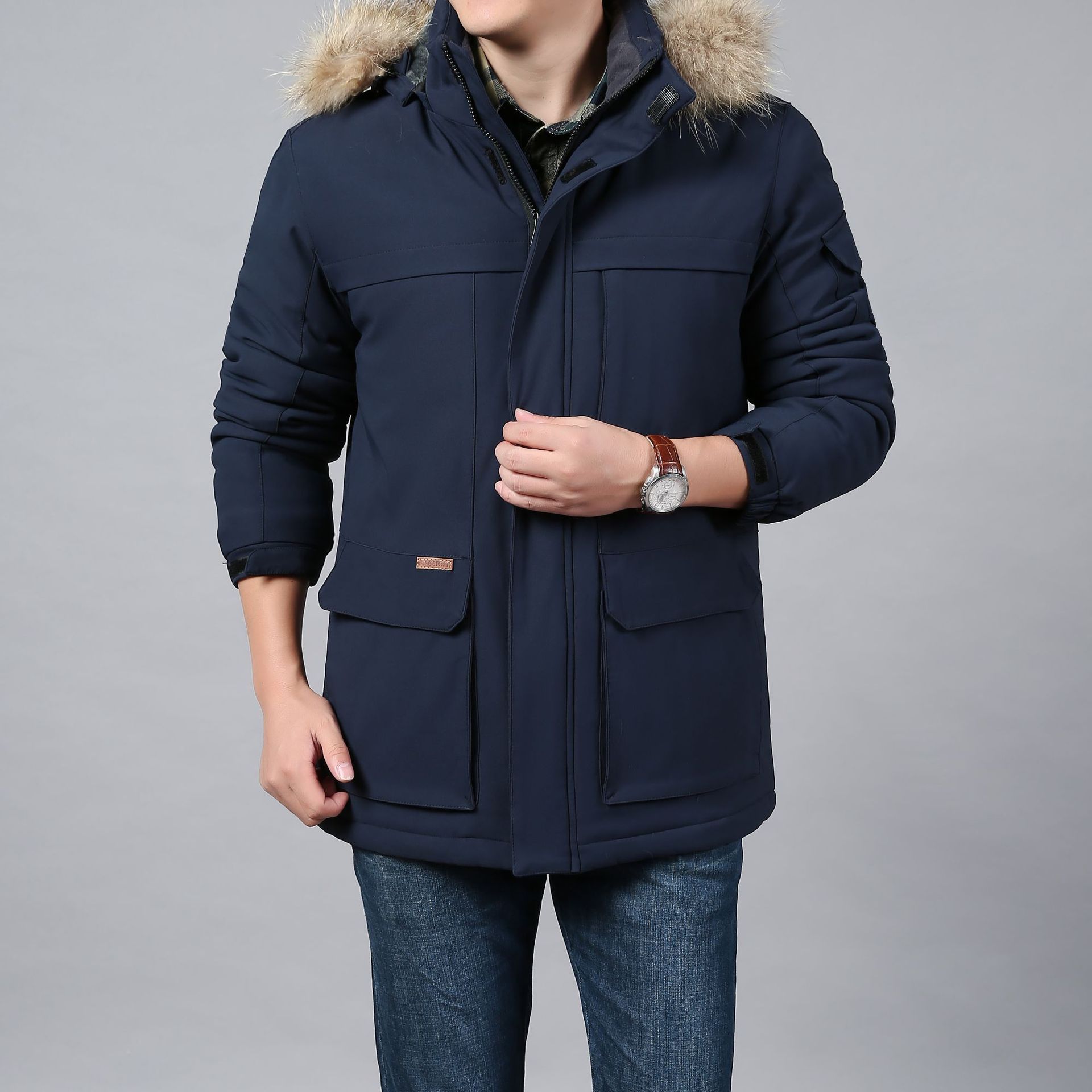 Transfronterizo especial para el otoño y el invierno de los hombres de algodón acolchado Abrigo con capucha de longitud media de negocios herramientas de lana forrada engrosada con cuello de piel