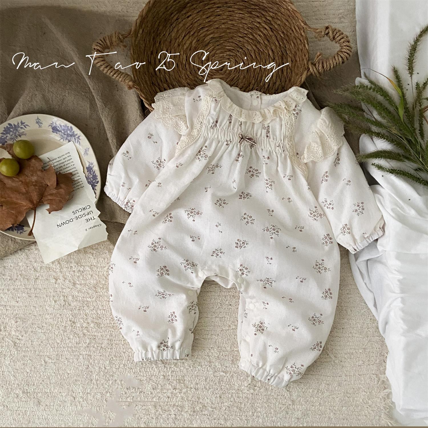 Nuevos productos en la primavera de 2025 Traje de escalada para bebés de 0 a 2 años de Corea del Sur Traje de salida para bebés de estilo occidental Traje floral de una pieza