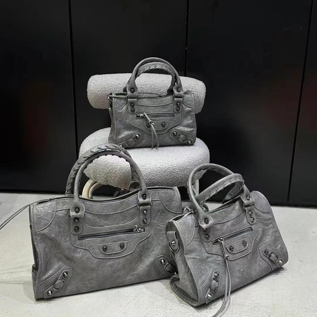 Paris New Style Ins Studded Motorcycle Bag, Spicy Girl High-End Large Capacity Shoulder Crossbody Handbag Pillow Bag - Thumbnail 3