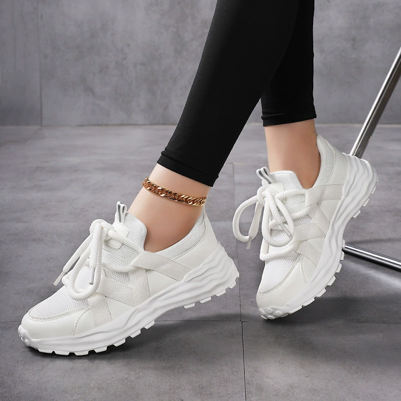 Летние новые дышащие спортивные кроссовки 2025 года, женские кроссовки в стиле "dad shoes", корейская версия, универсальные модные кроссовки на толстой подошве для увеличения роста, повседневная обувь.