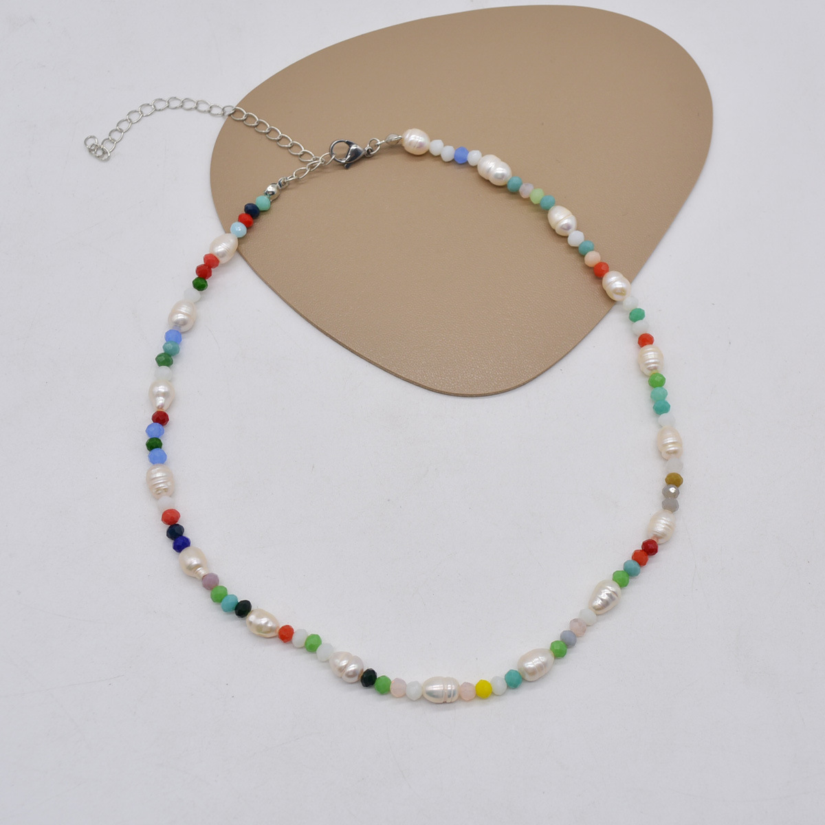 Retro Style Colorful Beaded Pearl Necklace display picture 1
