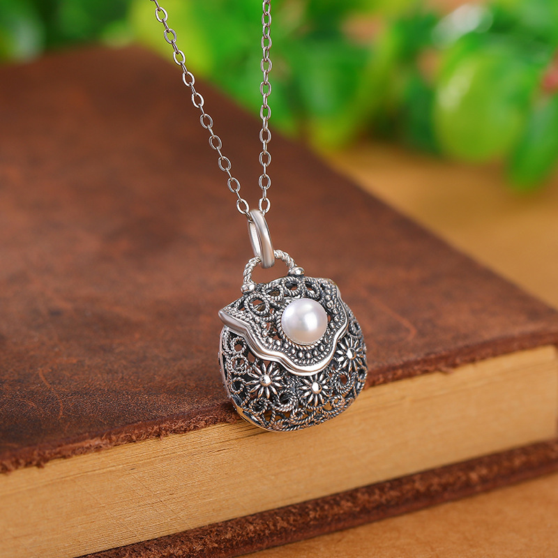 Mặt dây chuyền bạc S925 hình con nai, túi rỗng hoa cúc cổ điển, phong cách nhẹ nhàng sang trọng — Mặt Dây chuyền đơn (không có dây chuyền)