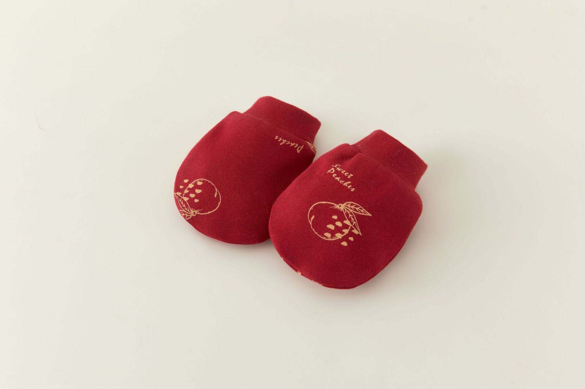 Red pomegranate gloves