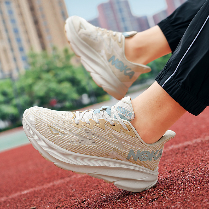 2024 Spring and Autumn New Cross-border Couple Soft Sole Trend Flying Weaving sneaker Men's plus size Casual Shoes Thick Sole Men's Shoes