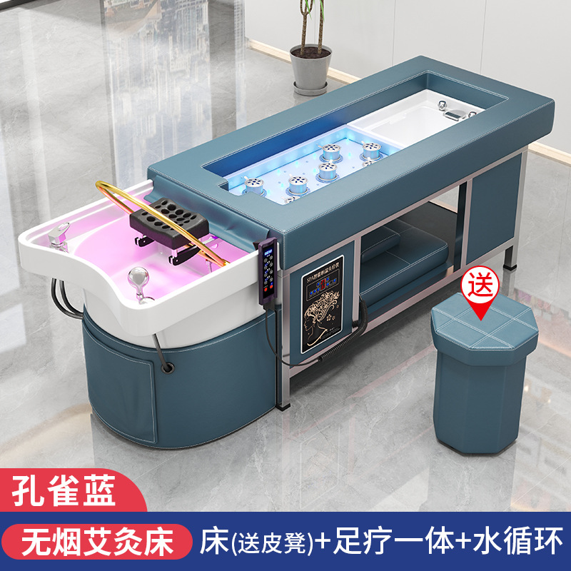 Pavo real azul + circulación de agua