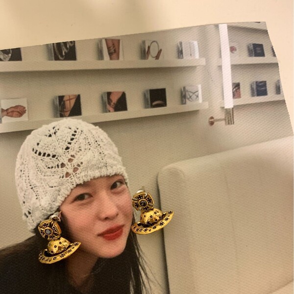 Retro golden earrings