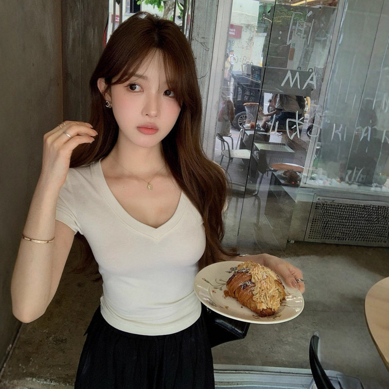 Korean-Style V-Neck Slim Short-Sleeve T-Shirt for Women, New Summer Hot Girl Pure Desire Regular Shoulder Base Shirt, Cross-Border Women's Top