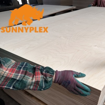 Plantilla de construcción Tablero laminado Sitio de construcción Materiales de construcción Tablero de madera contrachapada Proyecto de construcción Tablero de madera Tablero multicapa