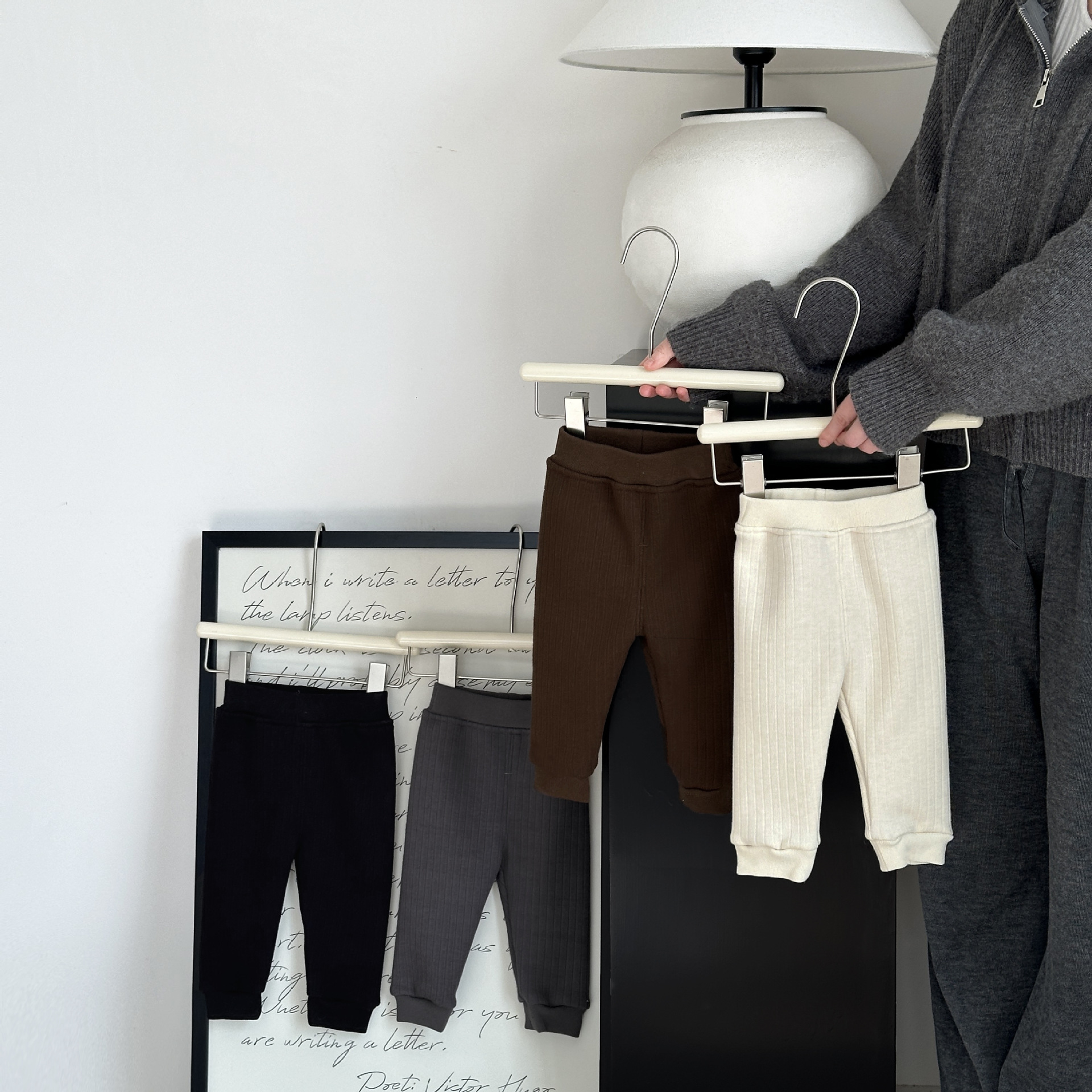 女童冬季加绒打底裤洋气小女孩百搭坑条大pp裤弹力修身宝宝裤子潮