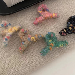 Q-cute and lovable yarn hair clip for women, side bang clip, small claw clip, princess hair style clip, 2022 new style hair accessory