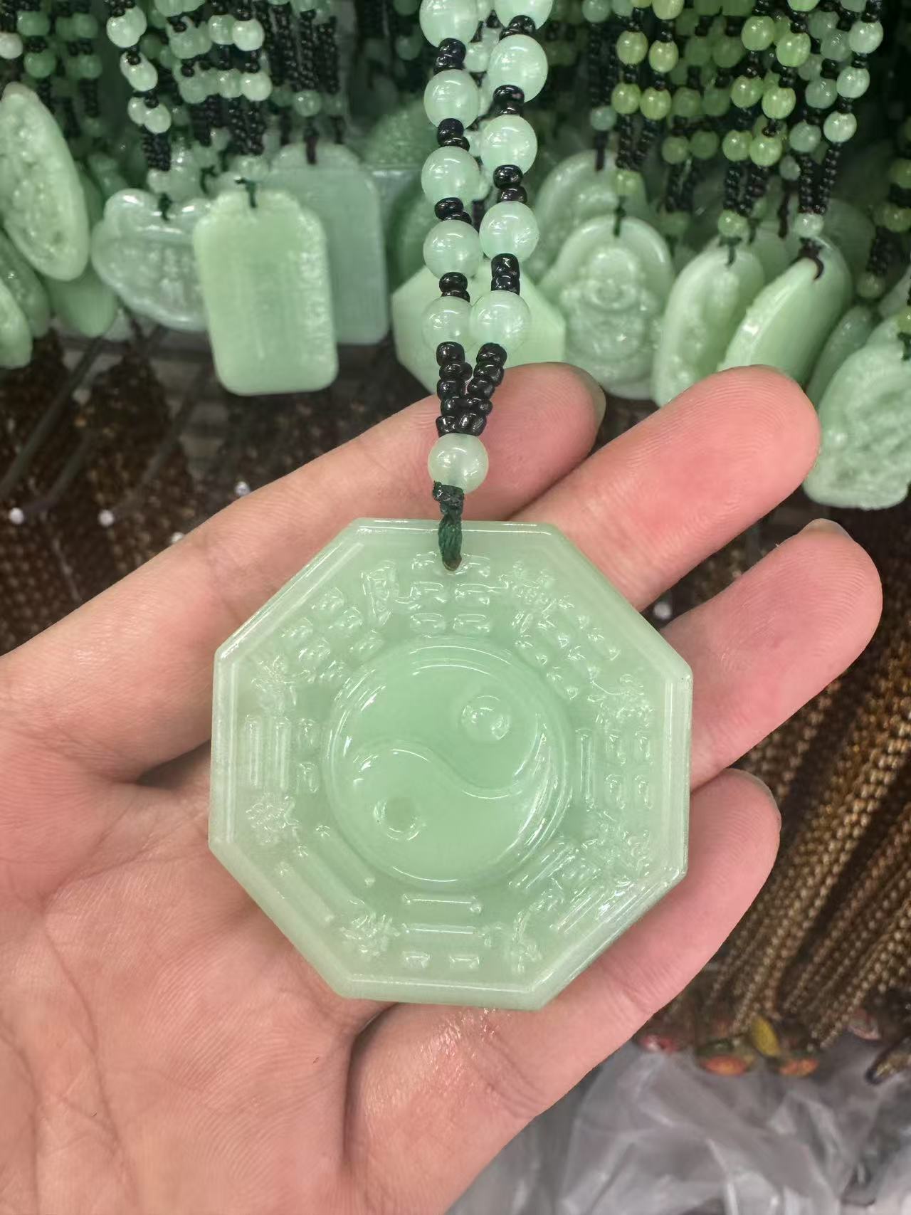 Nuevo jade sonriente ligero budismo guanyin dragón marca festival alto collar suéter cadena colgante lugar escénico joyas regalos