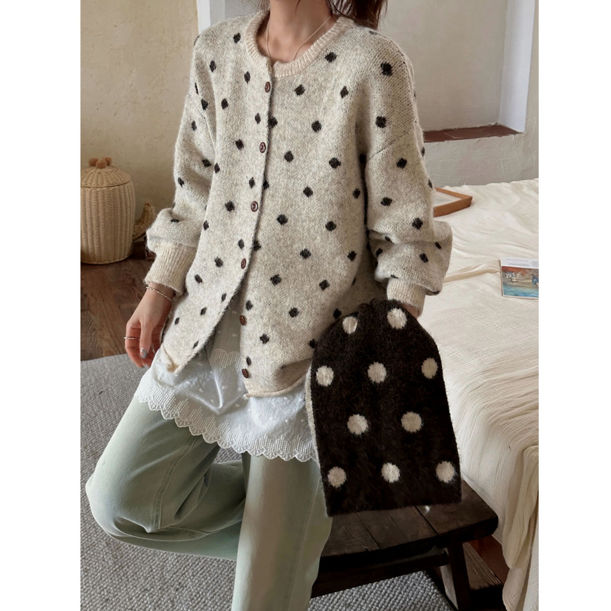 Musi Gives Away a Scarf, Polka Dot Lazy Style Sweater Cardigan for Women, Autumn and Winter New Soft and Waxy Loose Knitted Jacket M6642