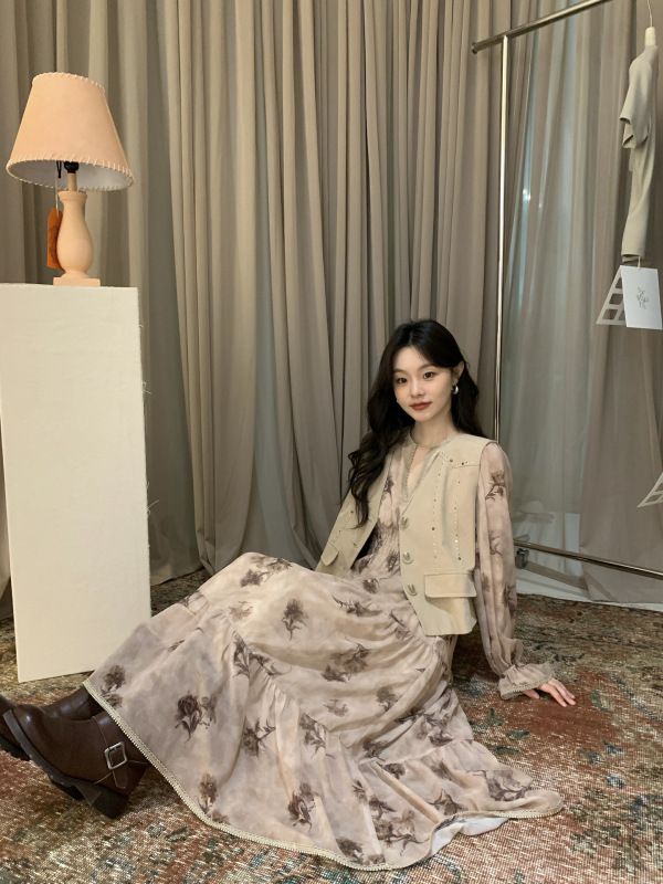 诠释美 NEWOPEN 25秋法式茶歇绝美气质收腰显瘦U领连衣裙女F6131|undefined