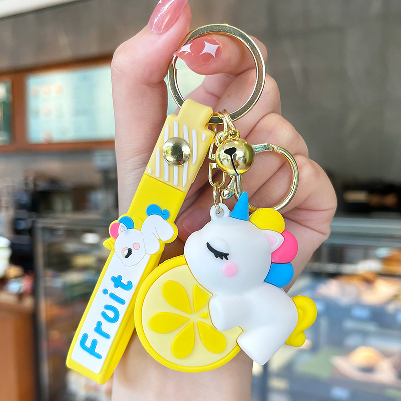 Venta directa de fábrica llavero colgante pequeño muñeca tridimensional llavero de coche mochila escolar colgante puesto al por mayor productos pequeños